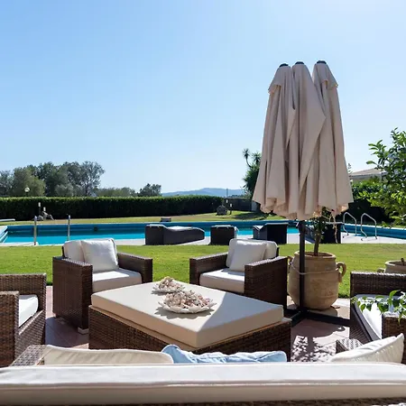 Nadine Мурта-Мария