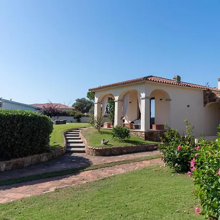 Nadine Villa Murta Maria